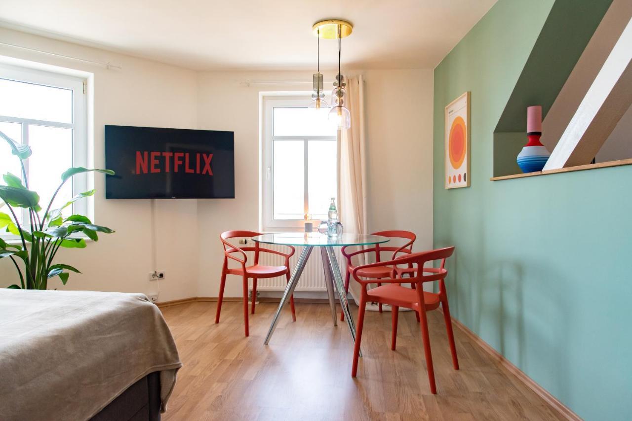 Apartment Bauhaus - Netflix, Nespresso, Zentral, Messe