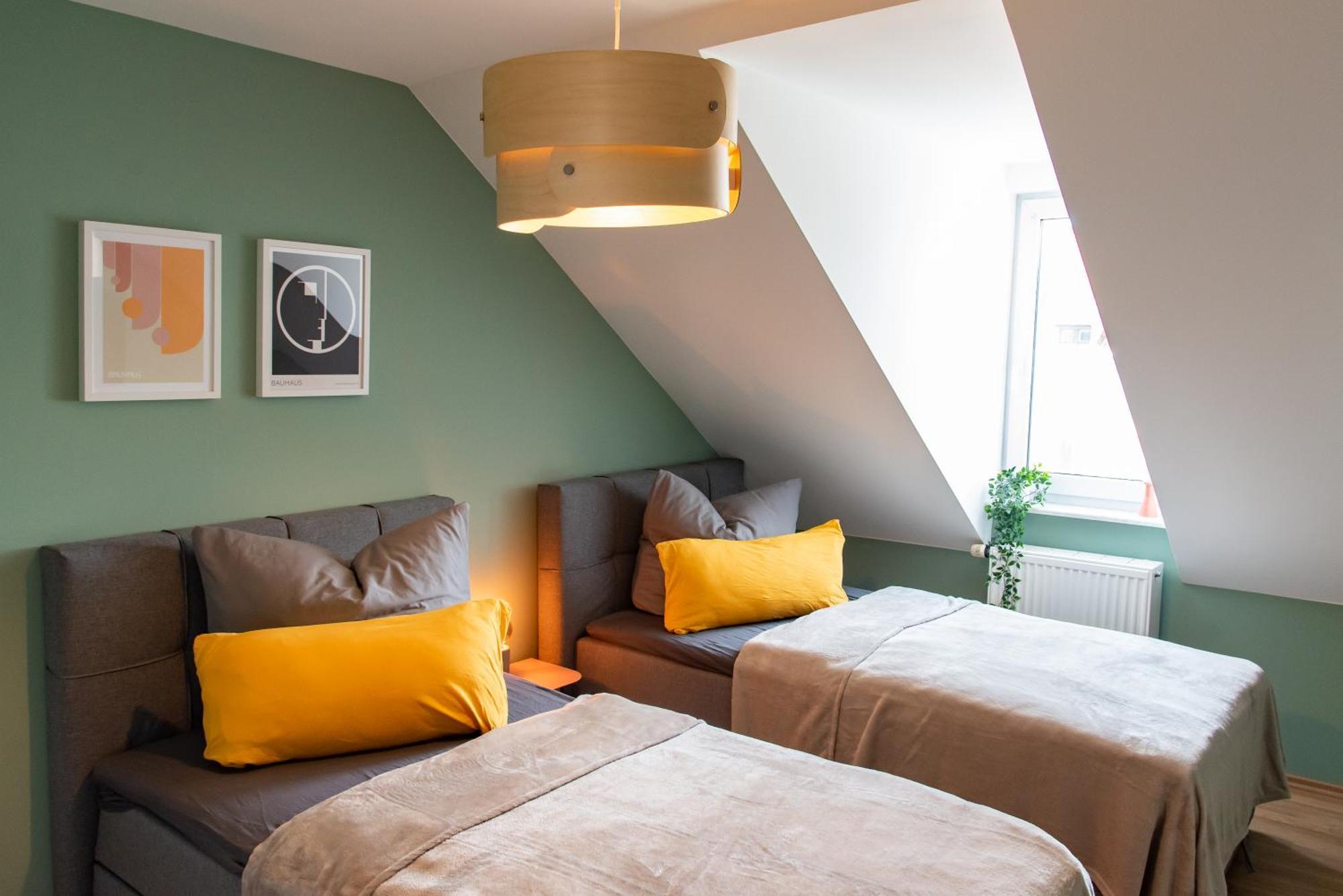 Bauhaus - Netflix, Nespresso, Zentral, Messe Apartment *